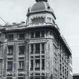 Ci siamo pi� volte occupati del �delittuoso� abbattimento del Palazzo della Gazzetta: il maestoso edificio in stile liberty che fu distrutto nella notte di ferragosto del 1982, dopo aver dominato per 55 anni la piazza della Stazione di Bari